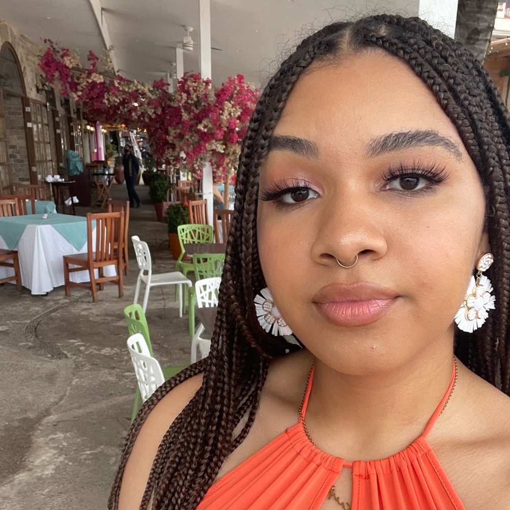 Meet your Posher, Brittney
